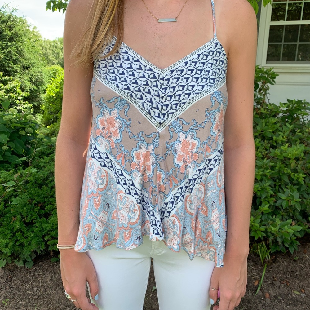 Olivaceous top